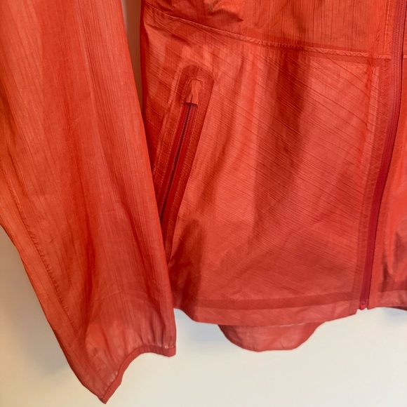 Lululemon On The Horizon Jacket - women’s 6 - Picture 7 of 13